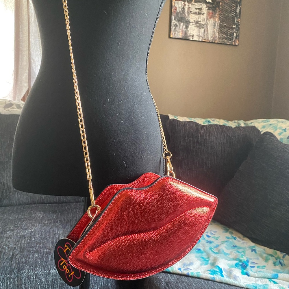 Red Lip-Shaped Bag